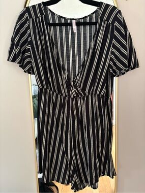 Xhilaration Black and White Vertical Stripe Top